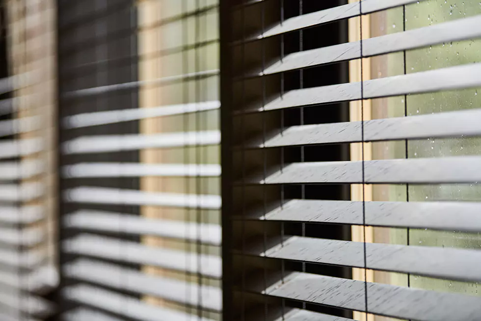 Jalousien mit Holz Lamellen